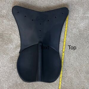 Riser Pad for Under Saddle Sz 12” Black EUC